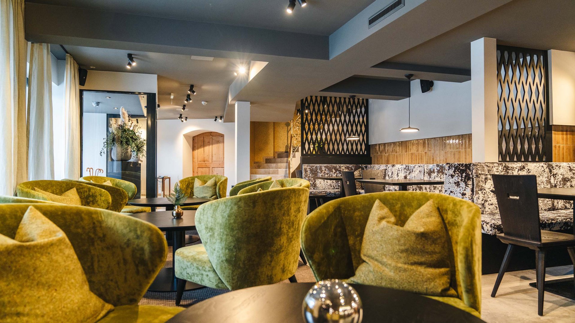 Arpuria: Exzellenz durch kontinuierliche Weiterbildung Arpuria: Exzellenz durch kontinuierliche Weiterbildung