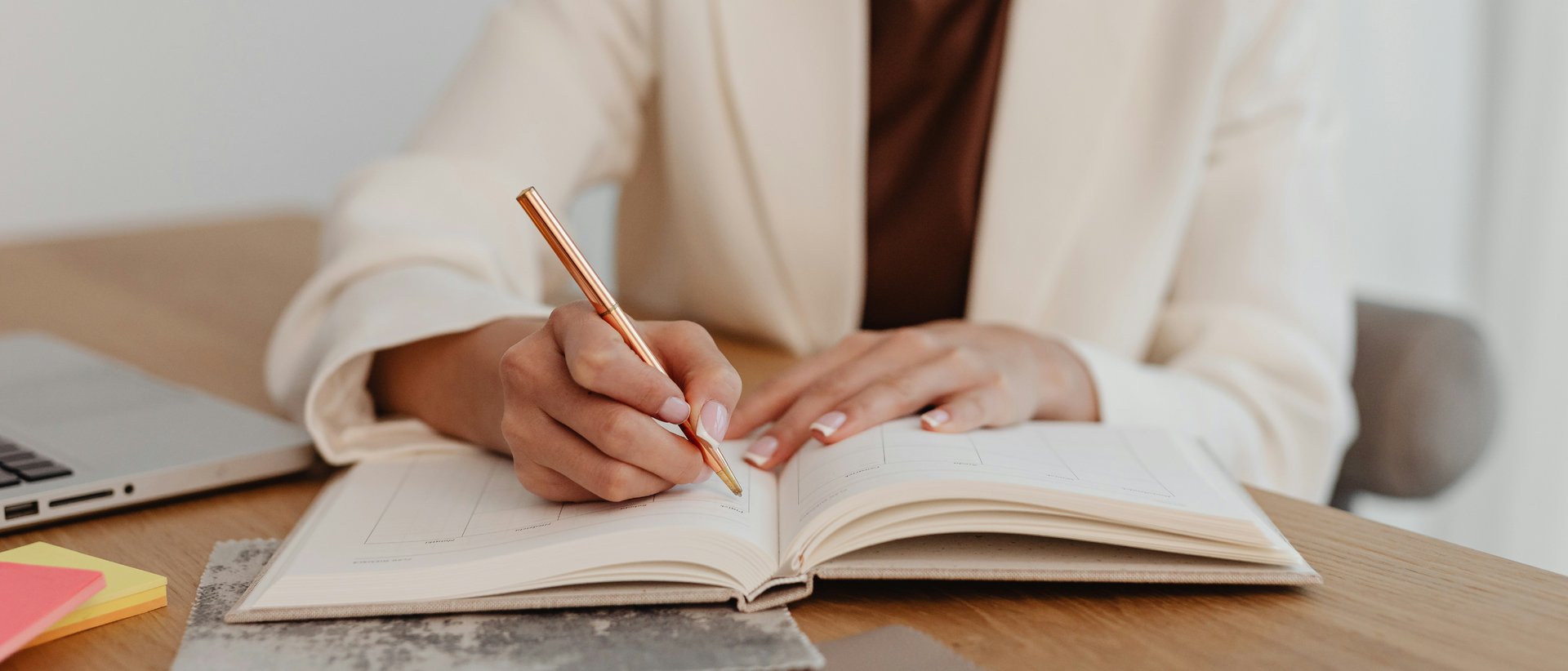 Mitarbeitergespräche als Erfolgsfaktor für euer Hotel Mitarbeitergespräche als Erfolgsfaktor für euer Hotel