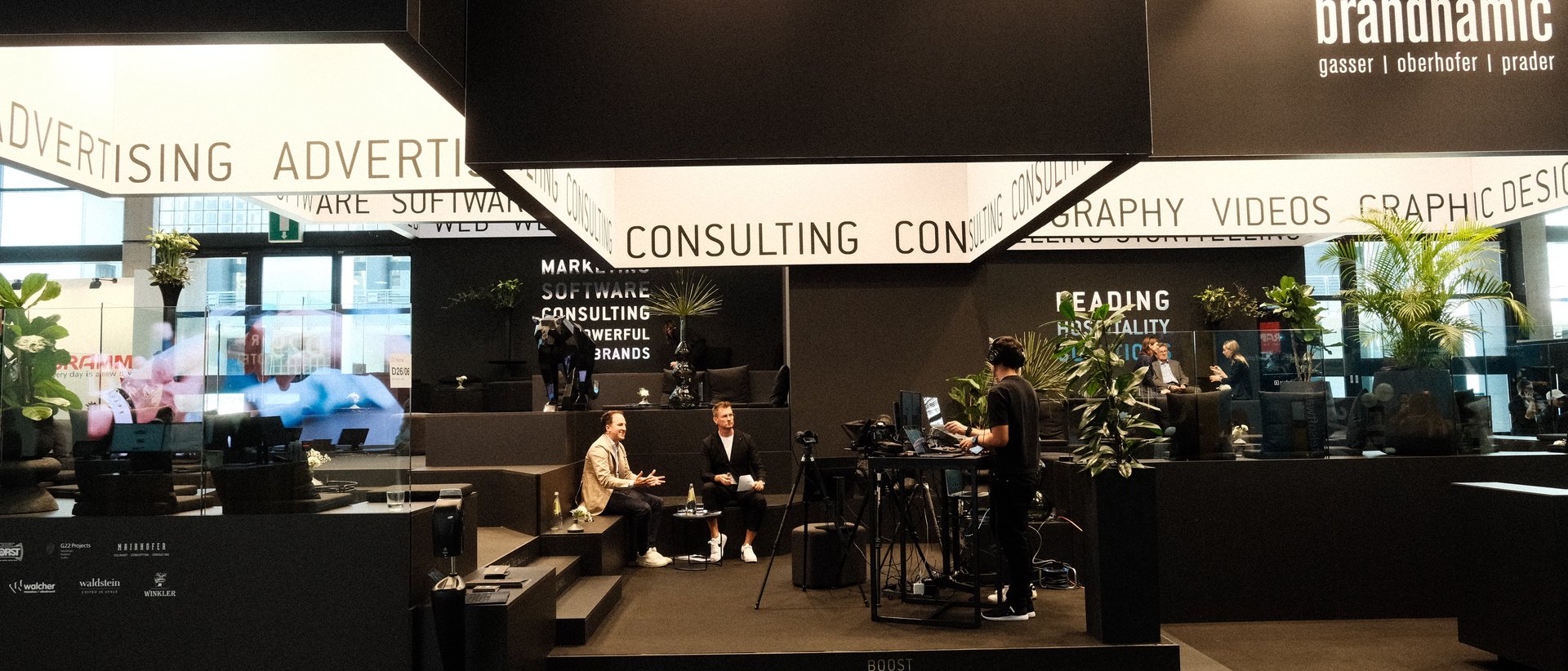 In unserem Saisonrückblick erhaltet ihr Einblick in aktuelle Trends und Entwicklungen der Hospitality-Branche sowie Zahlen und Fakten. In unserem Saisonrückblick erhaltet ihr Einblick in aktuelle Trends und Entwicklungen der Hospitality-Branche sowie Zahlen und Fakten.